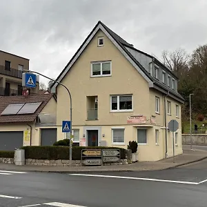 Wauri , Gästezimmer Waldenbuch